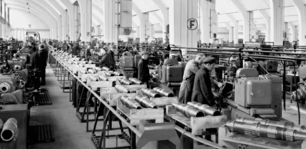 fabrica da bmw em 1942